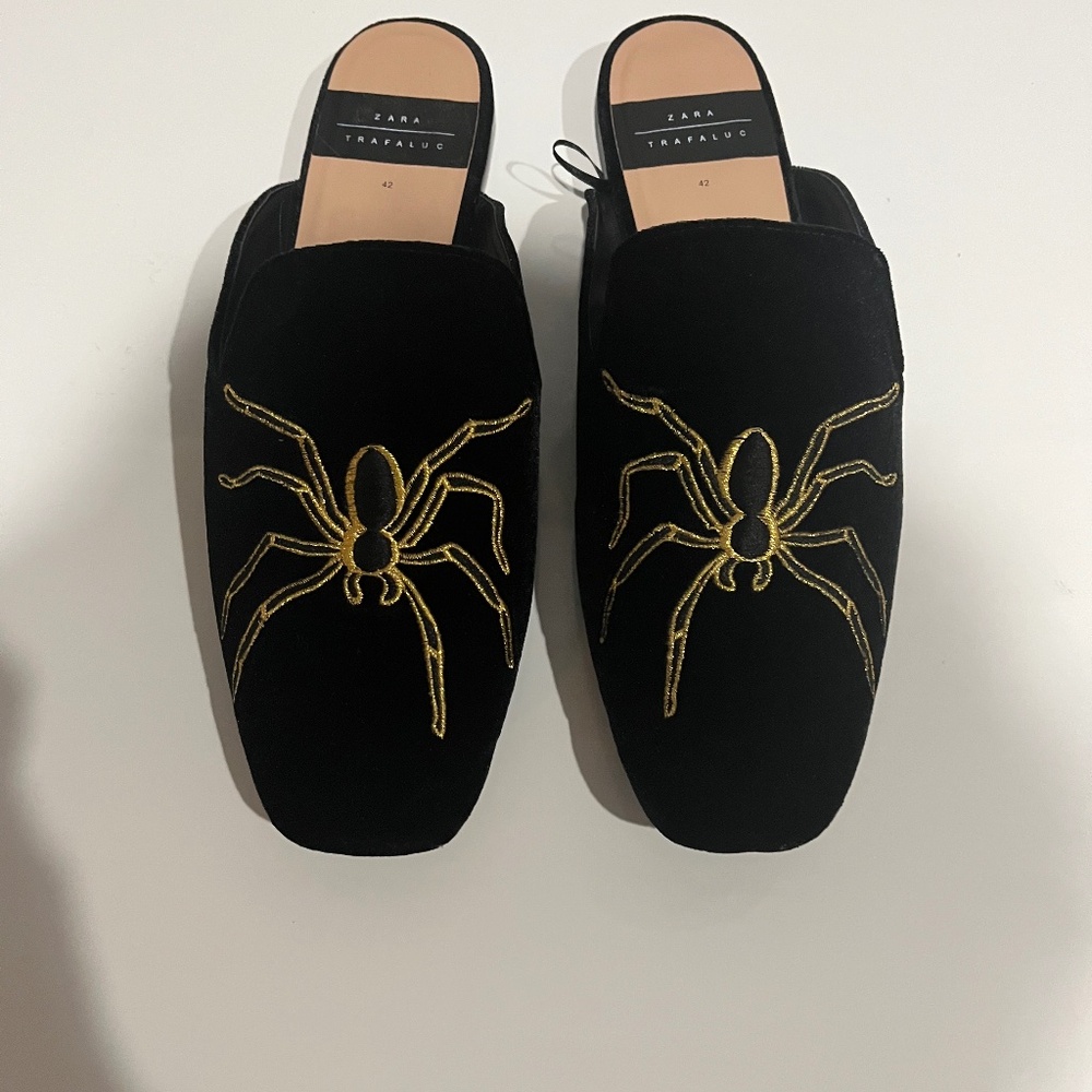 Black and Gold Spider Slippers/ Mules Trafaluc